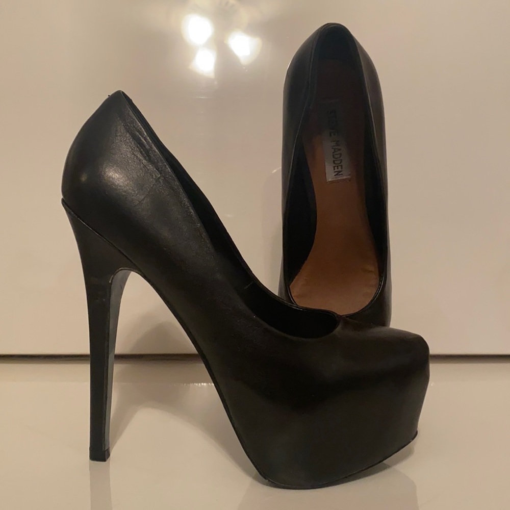 Steve Madden Leather Pumps